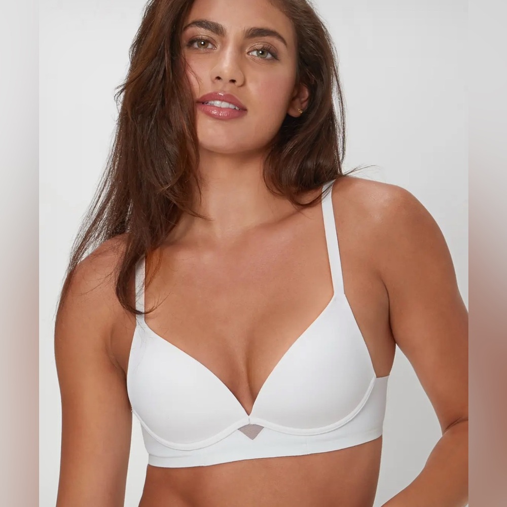 •MAIDENFORM•BNWOT WHITE ONE FAB FIT WIRELESS DEMI BRA SIZE 38C